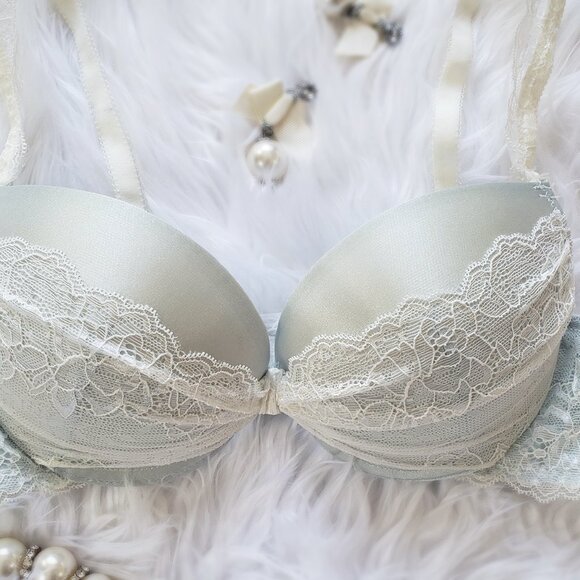 Pale metallic green lace push-up bra - Picture 4 of 4